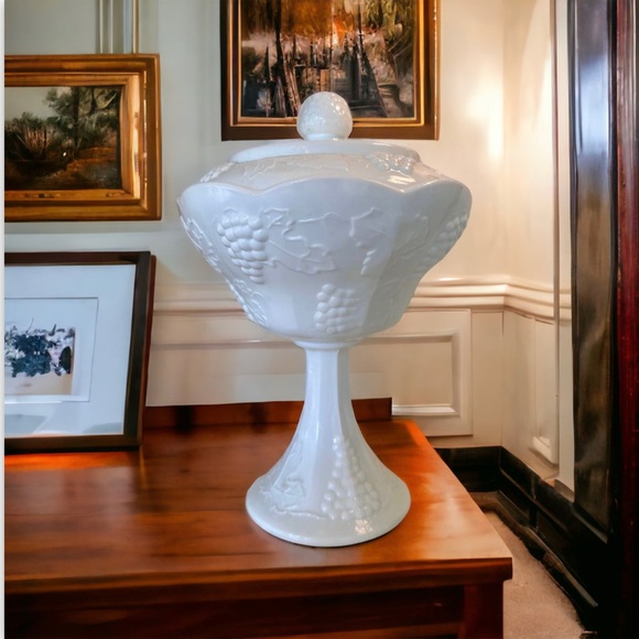 Milk Glass Harvest Grape Design Candy Dish/Compote - Picture 8 of 11